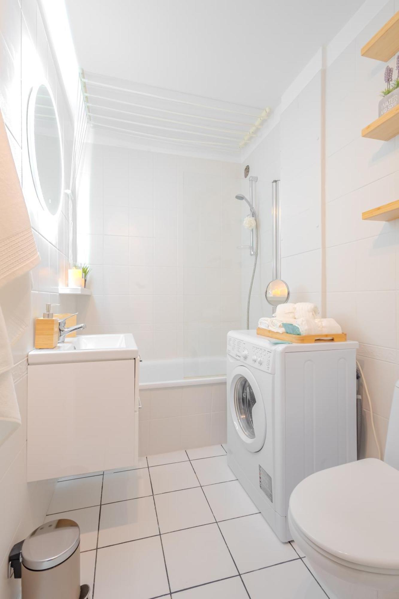 Rezydencja Filmowa- Wygodny Apartament 10 Min Od Lotniska I Centrum Apartment วอร์ซอ ภายนอก รูปภาพ